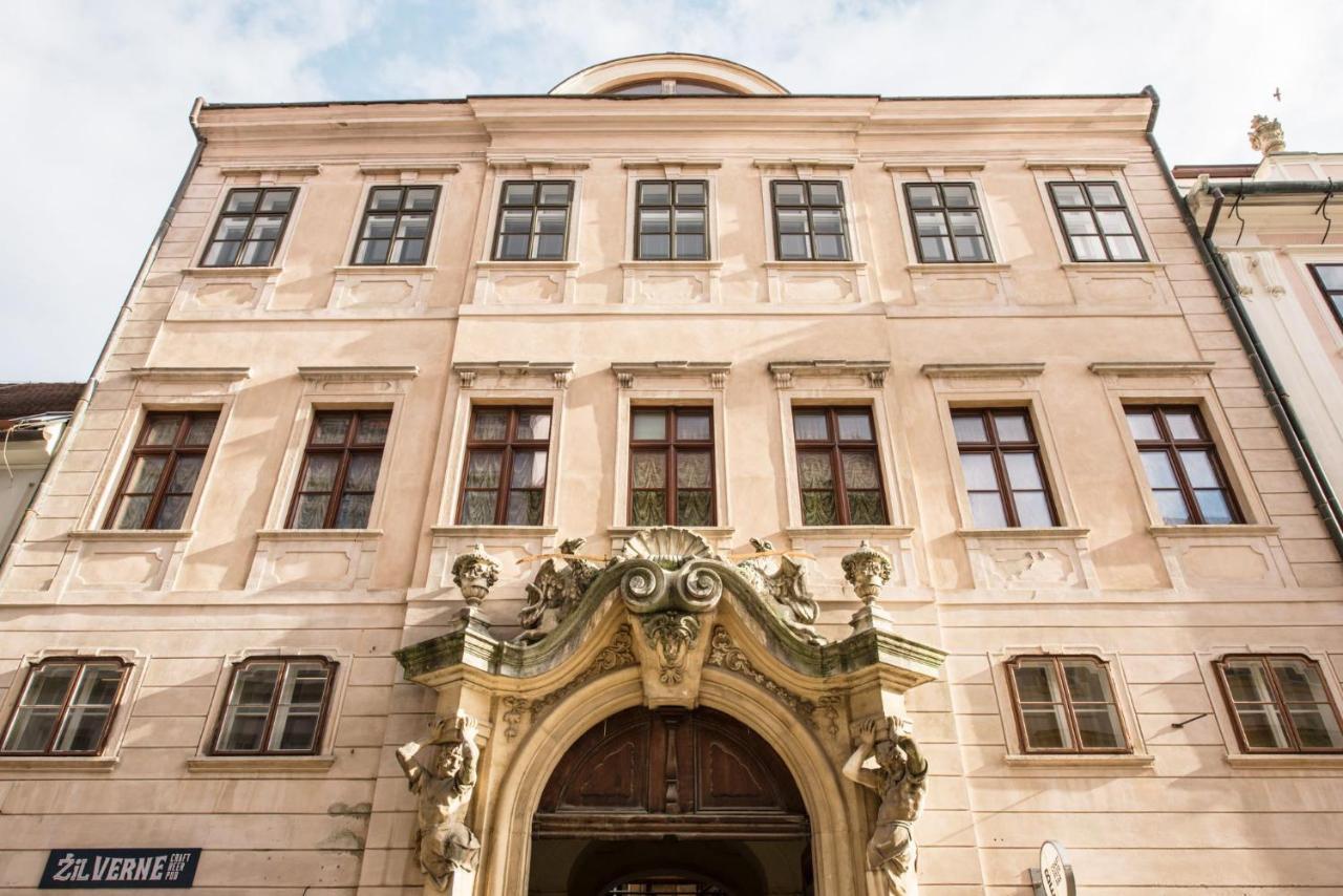 Petra Inn Apartments In Historical Palace Братислава Экстерьер фото